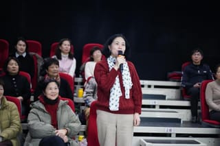 滨心合伙人搭台，银发课堂惠民！高新区（滨江）党群服务中心里的中老年课程很暖心！